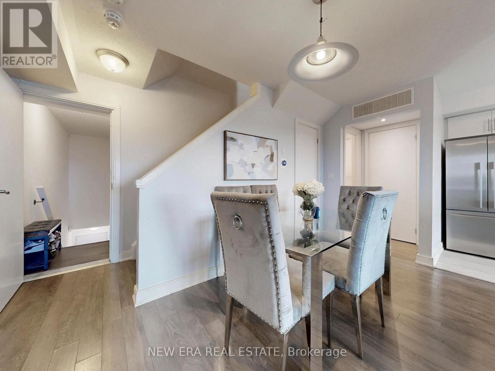 12 - 100 DUFAY ROAD
