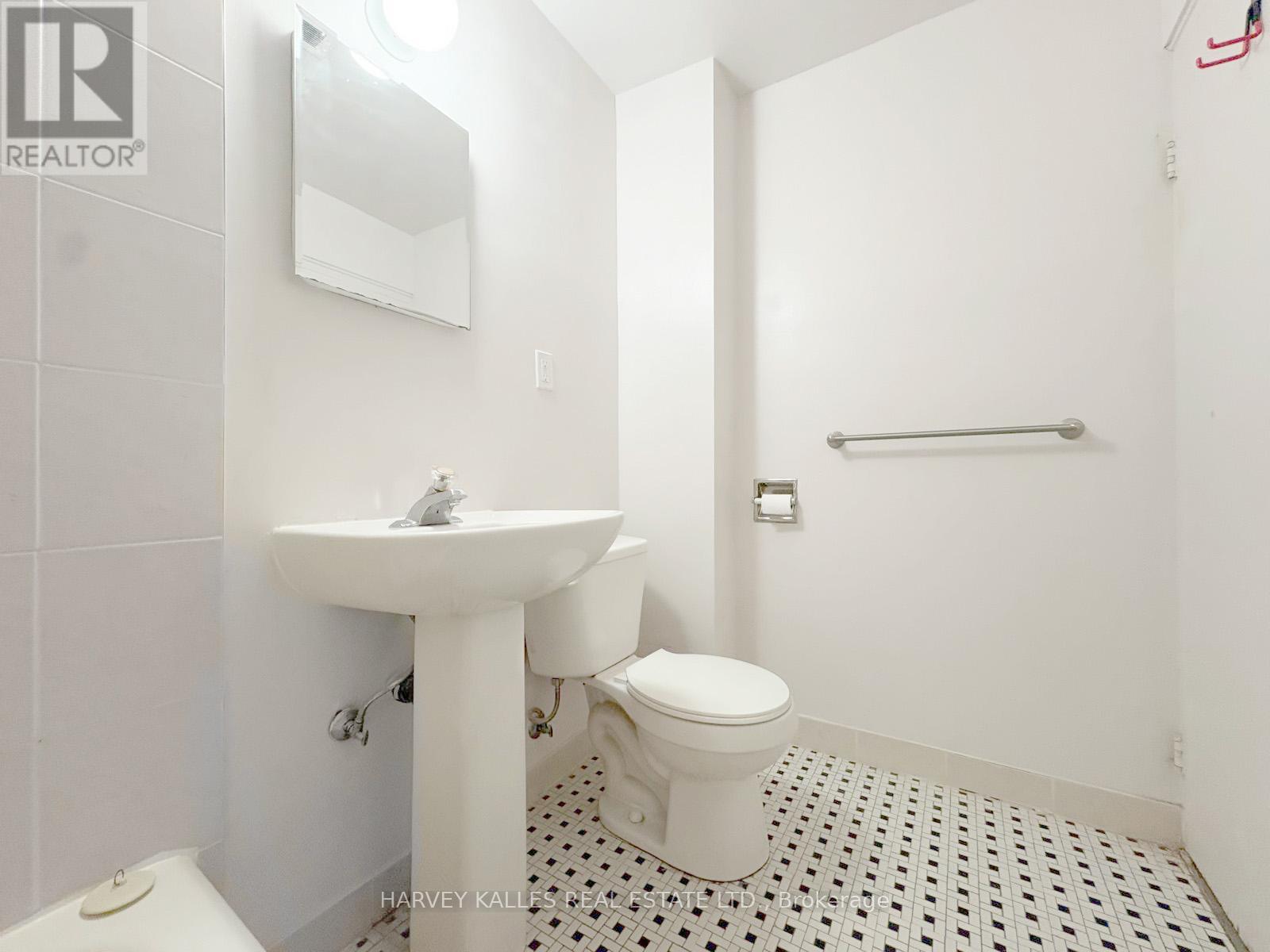 406 - 1490 EGLINTON AVENUE W