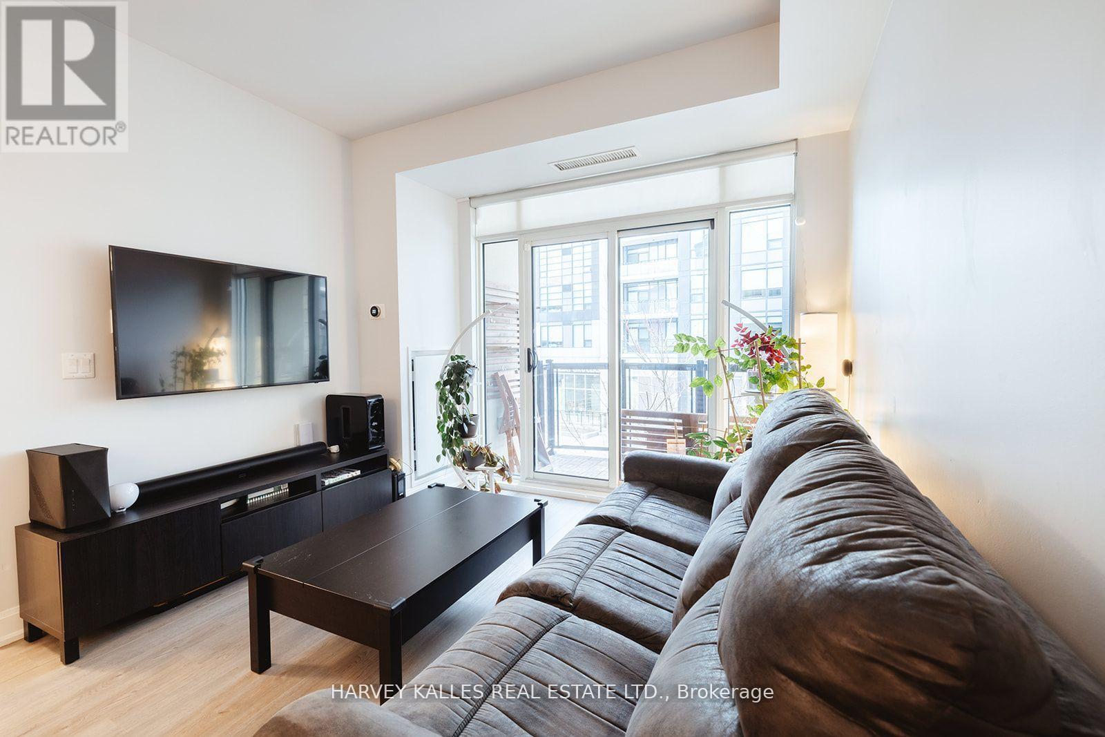 227 - 216 OAK PARK BOULEVARD