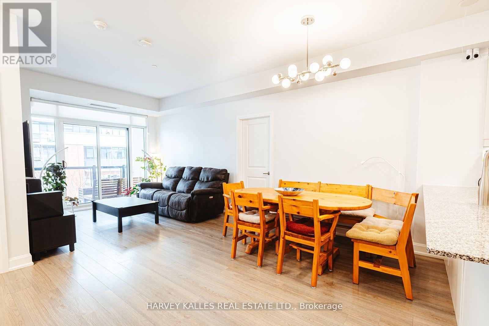 227 - 216 OAK PARK BOULEVARD