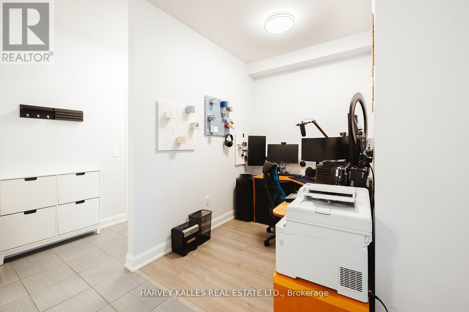 227 - 216 OAK PARK BOULEVARD