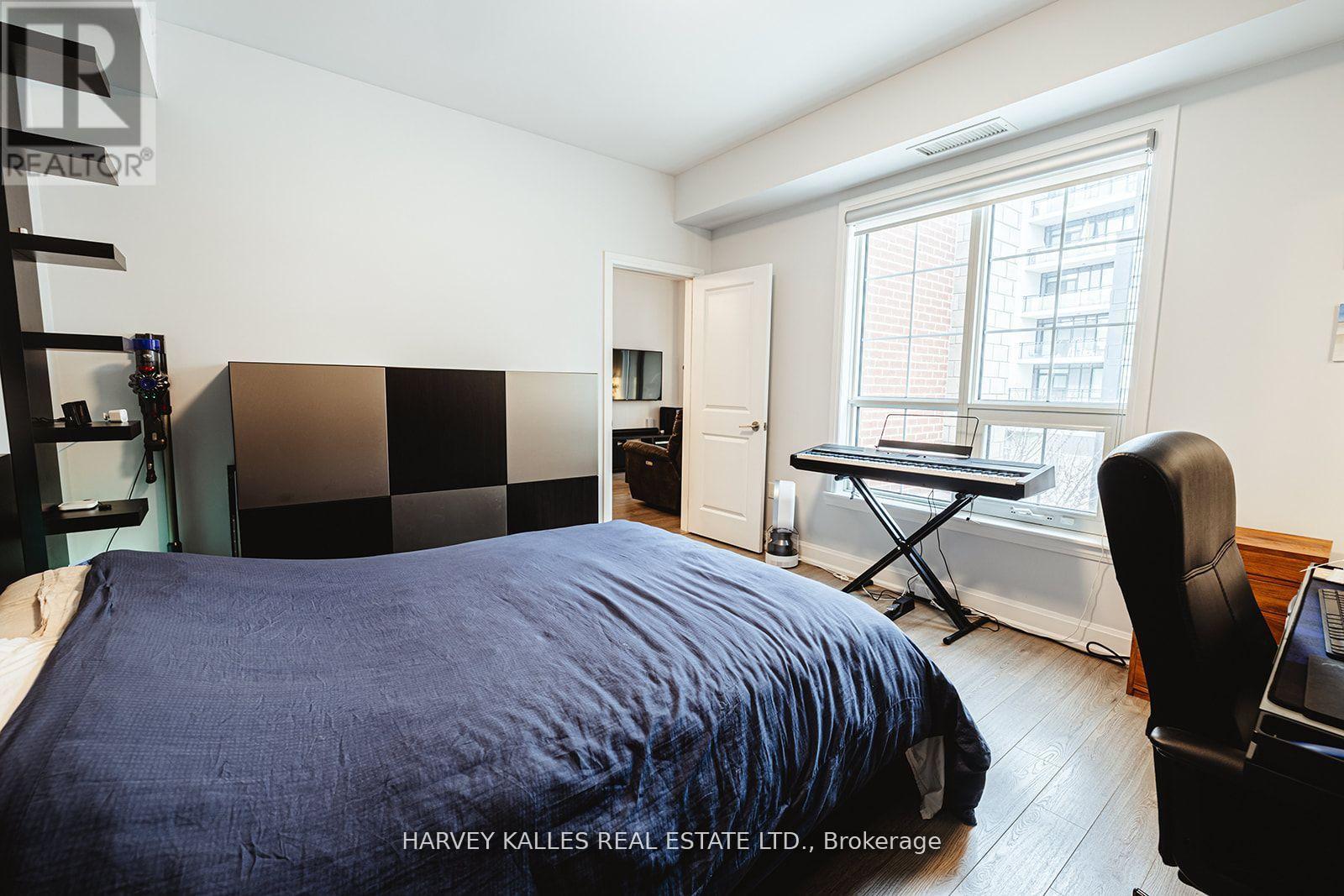 227 - 216 OAK PARK BOULEVARD