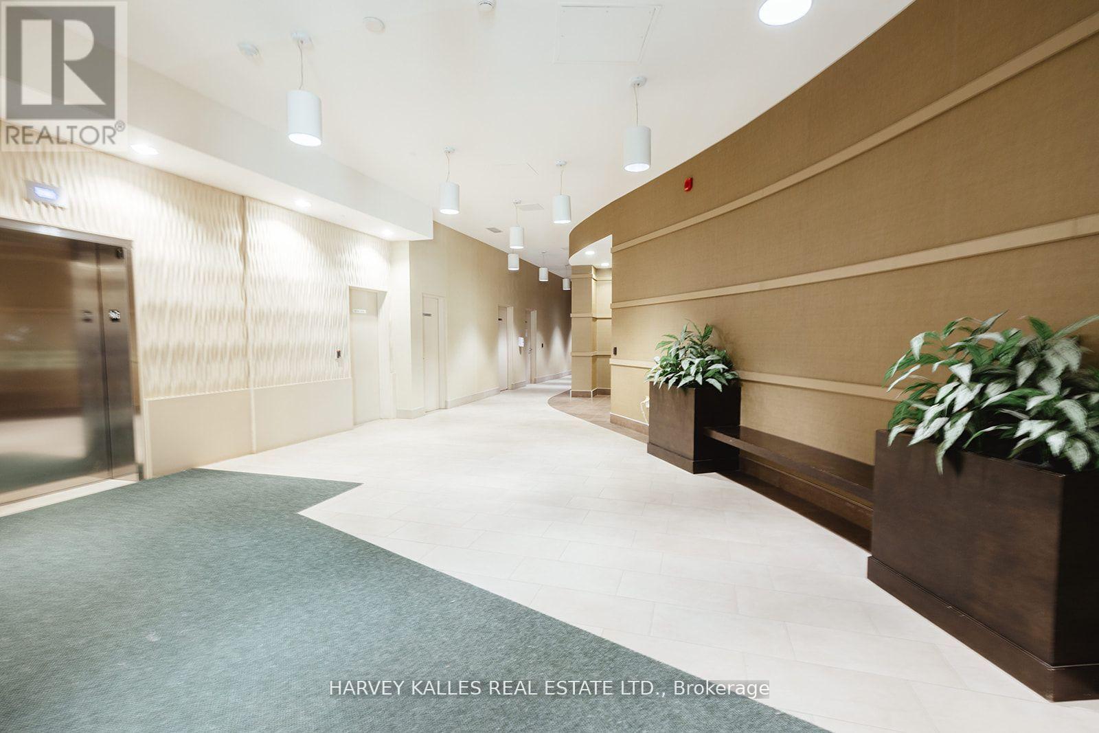 227 - 216 OAK PARK BOULEVARD