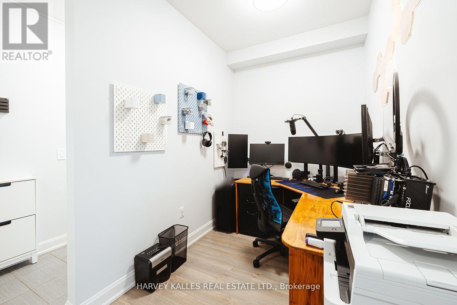 227 - 216 OAK PARK BOULEVARD