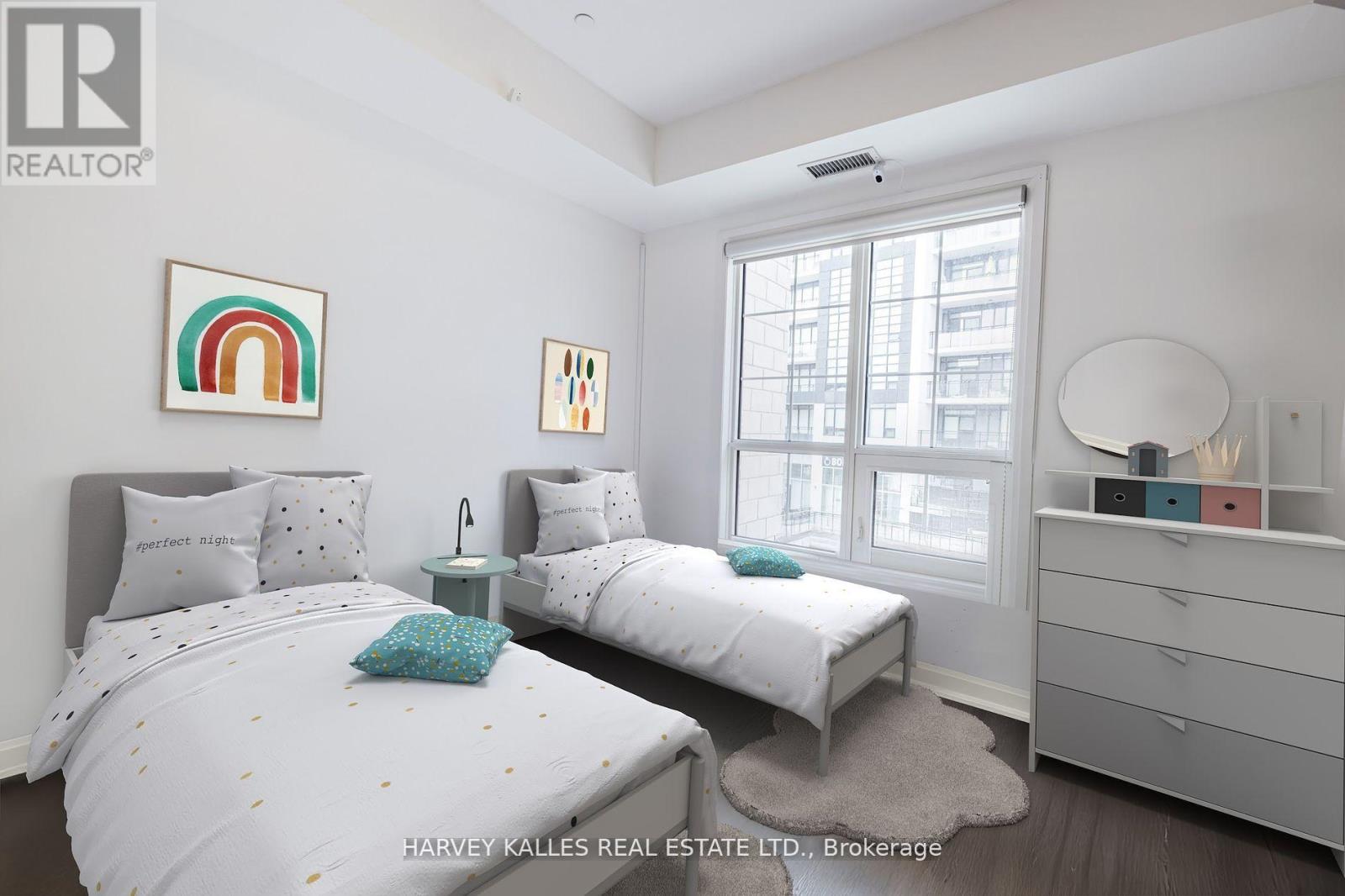 227 - 216 OAK PARK BOULEVARD