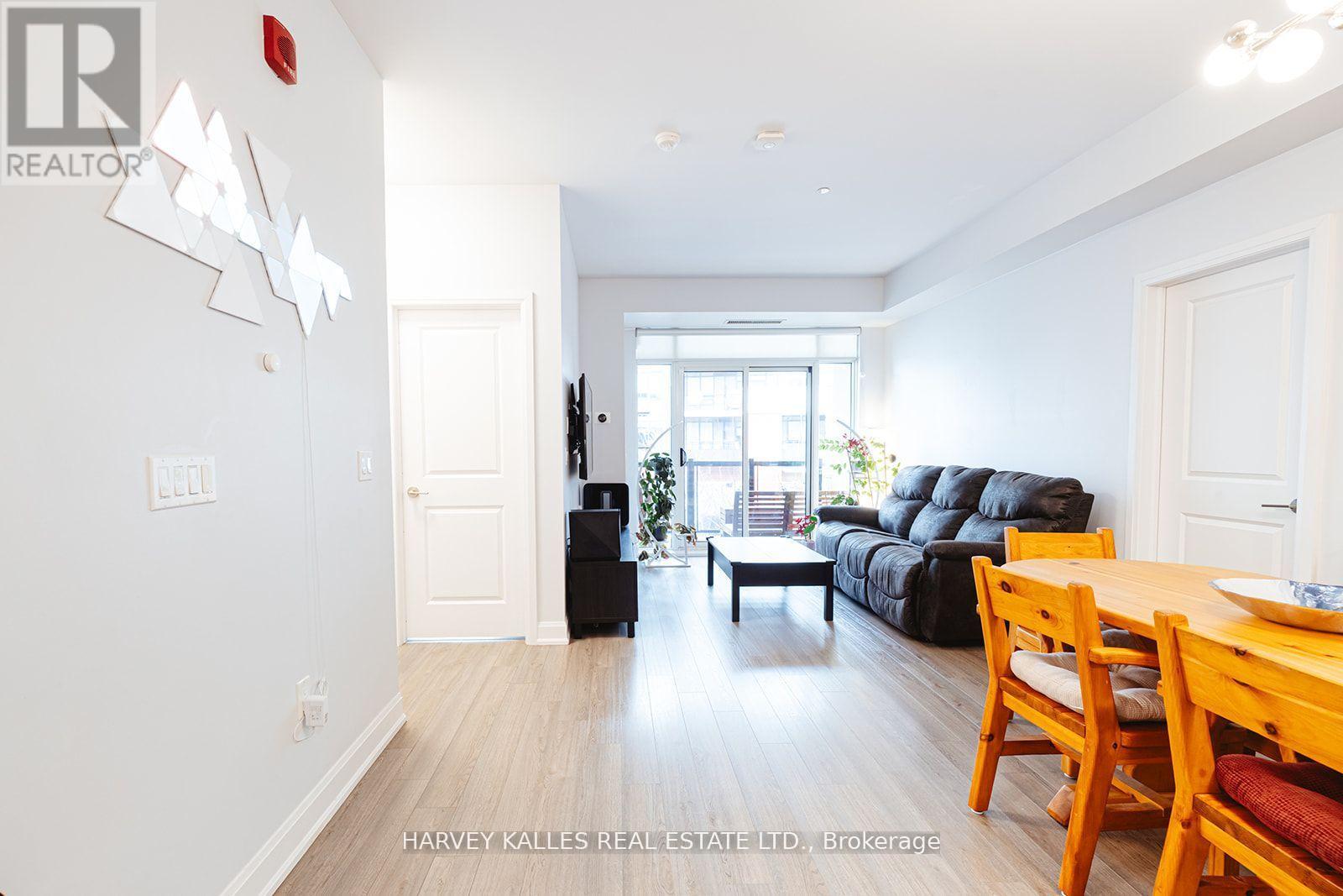 227 - 216 OAK PARK BOULEVARD