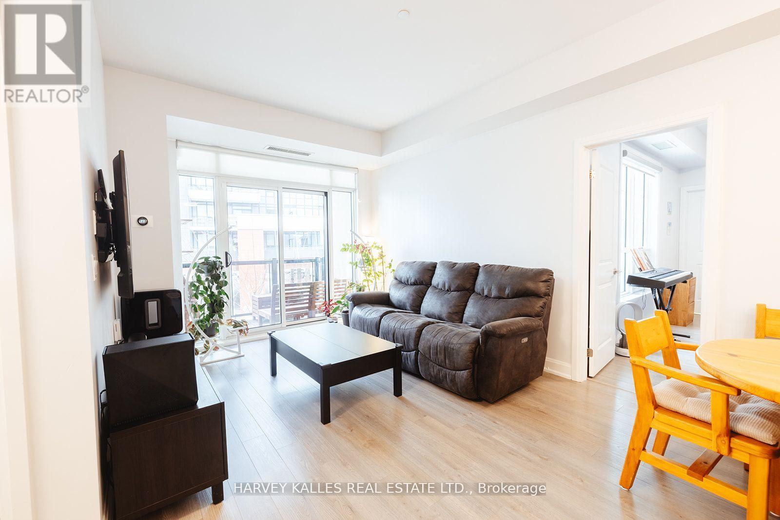 227 - 216 OAK PARK BOULEVARD