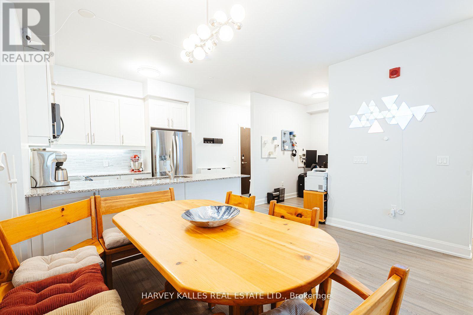 227 - 216 OAK PARK BOULEVARD