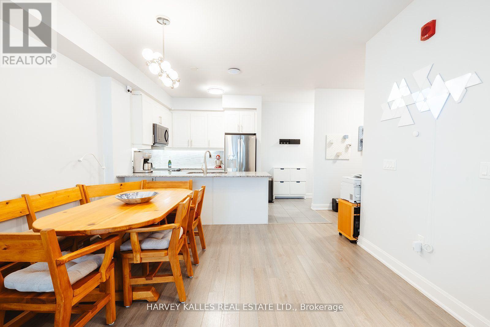 227 - 216 OAK PARK BOULEVARD