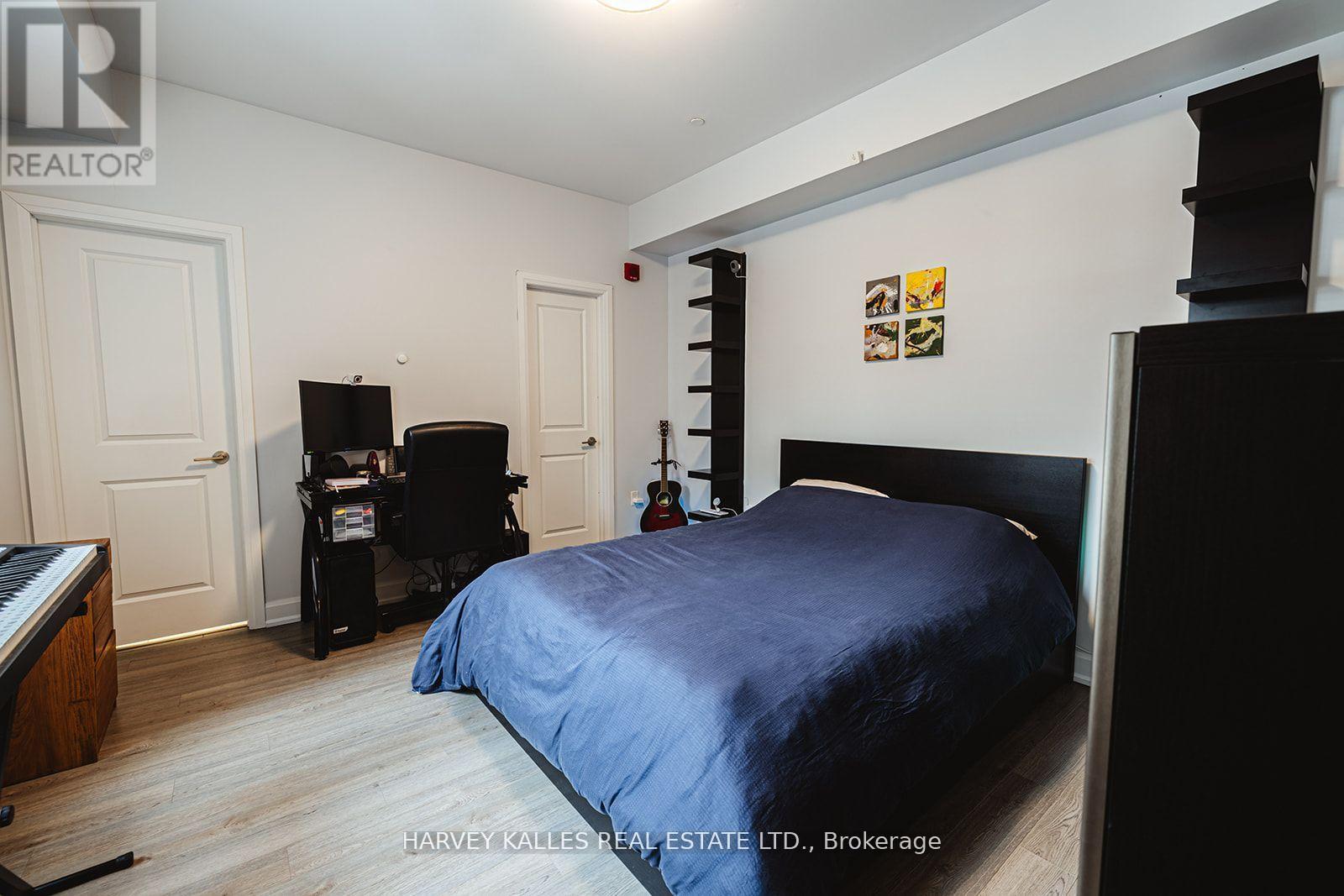 227 - 216 OAK PARK BOULEVARD