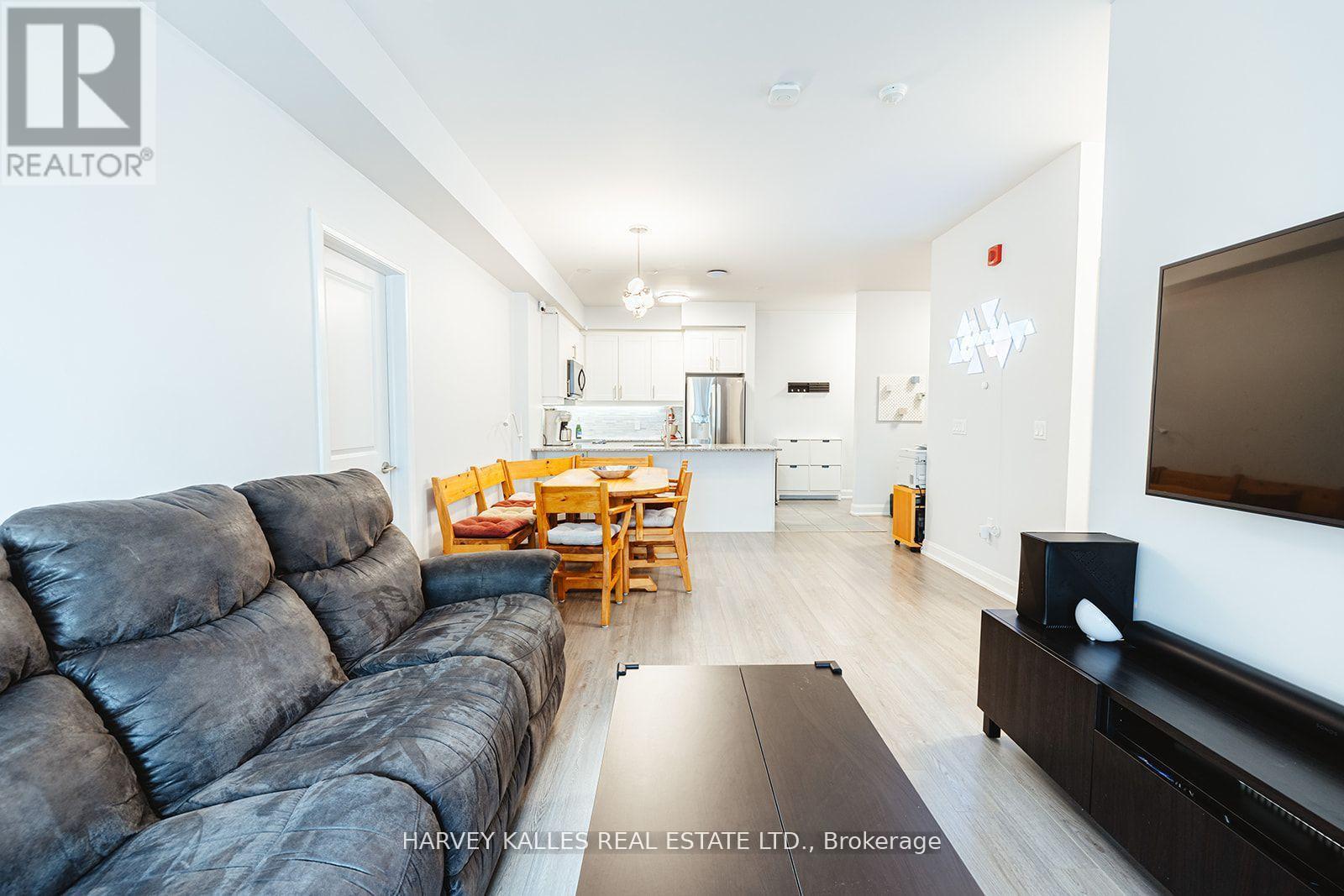 227 - 216 OAK PARK BOULEVARD