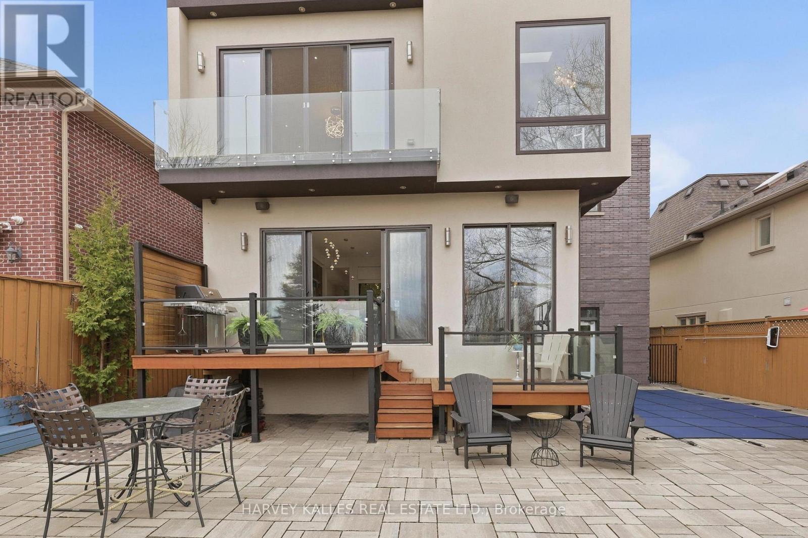 46 RAVENSCREST DRIVE