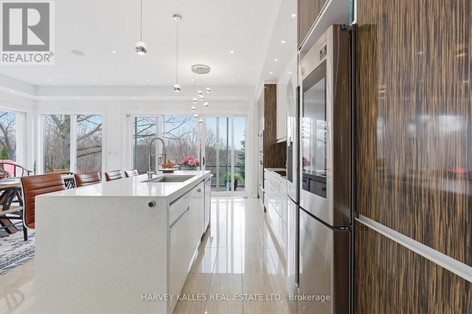 46 RAVENSCREST DRIVE