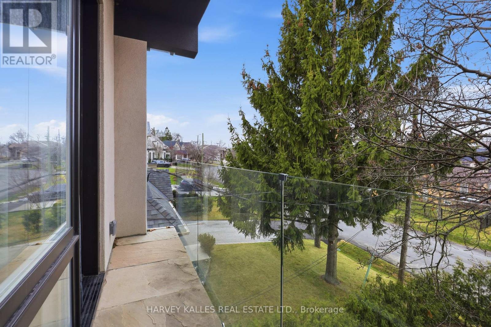 46 RAVENSCREST DRIVE