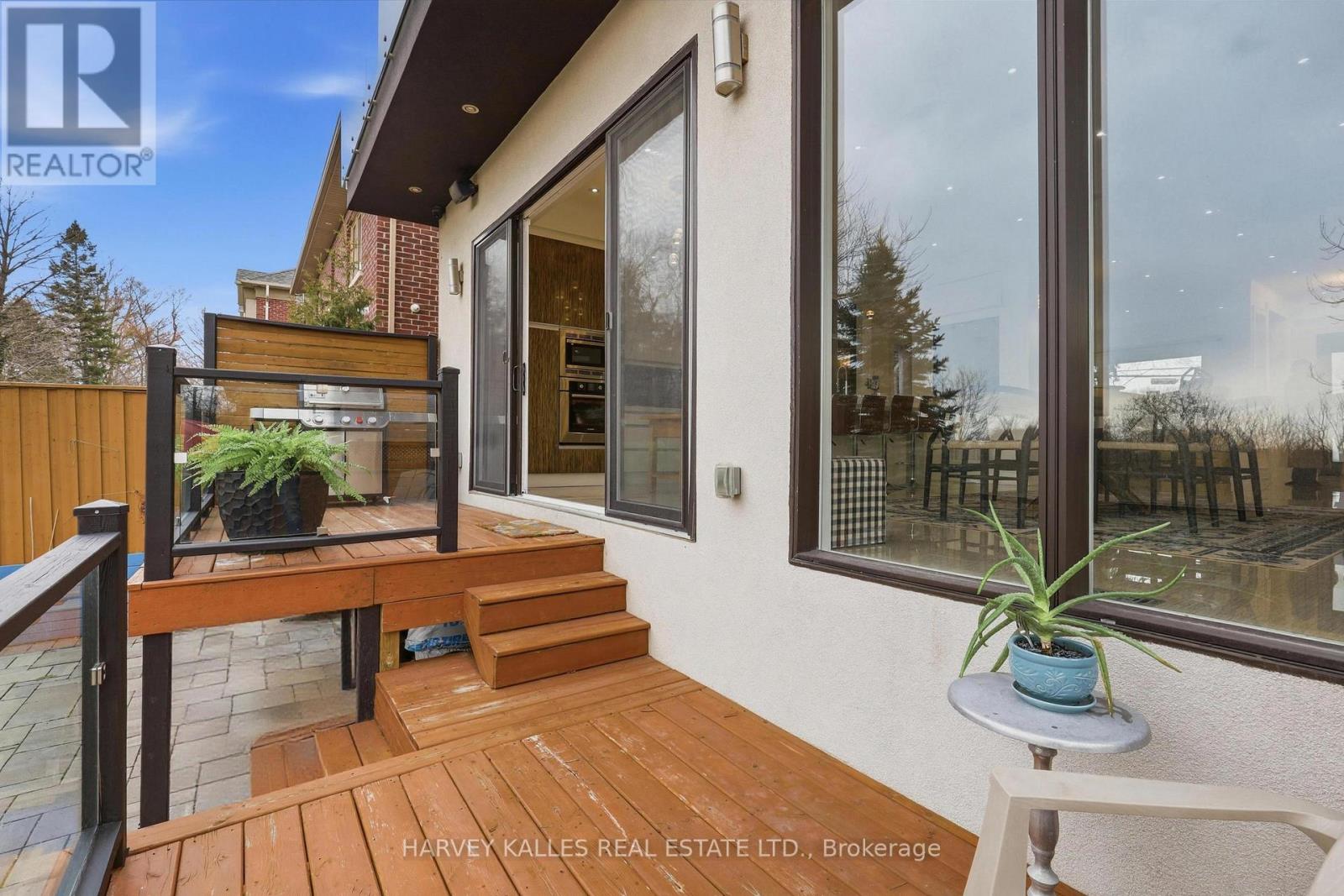 46 RAVENSCREST DRIVE