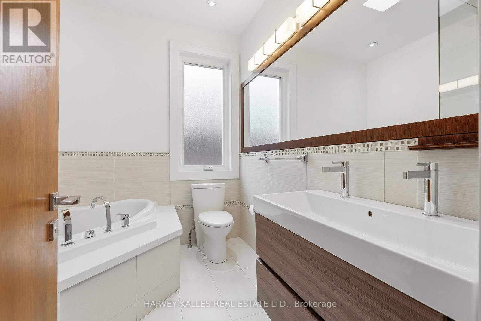 46 RAVENSCREST DRIVE