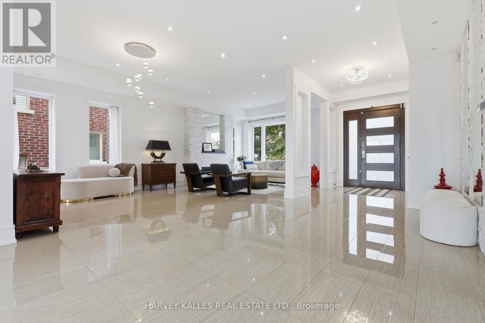 46 RAVENSCREST DRIVE