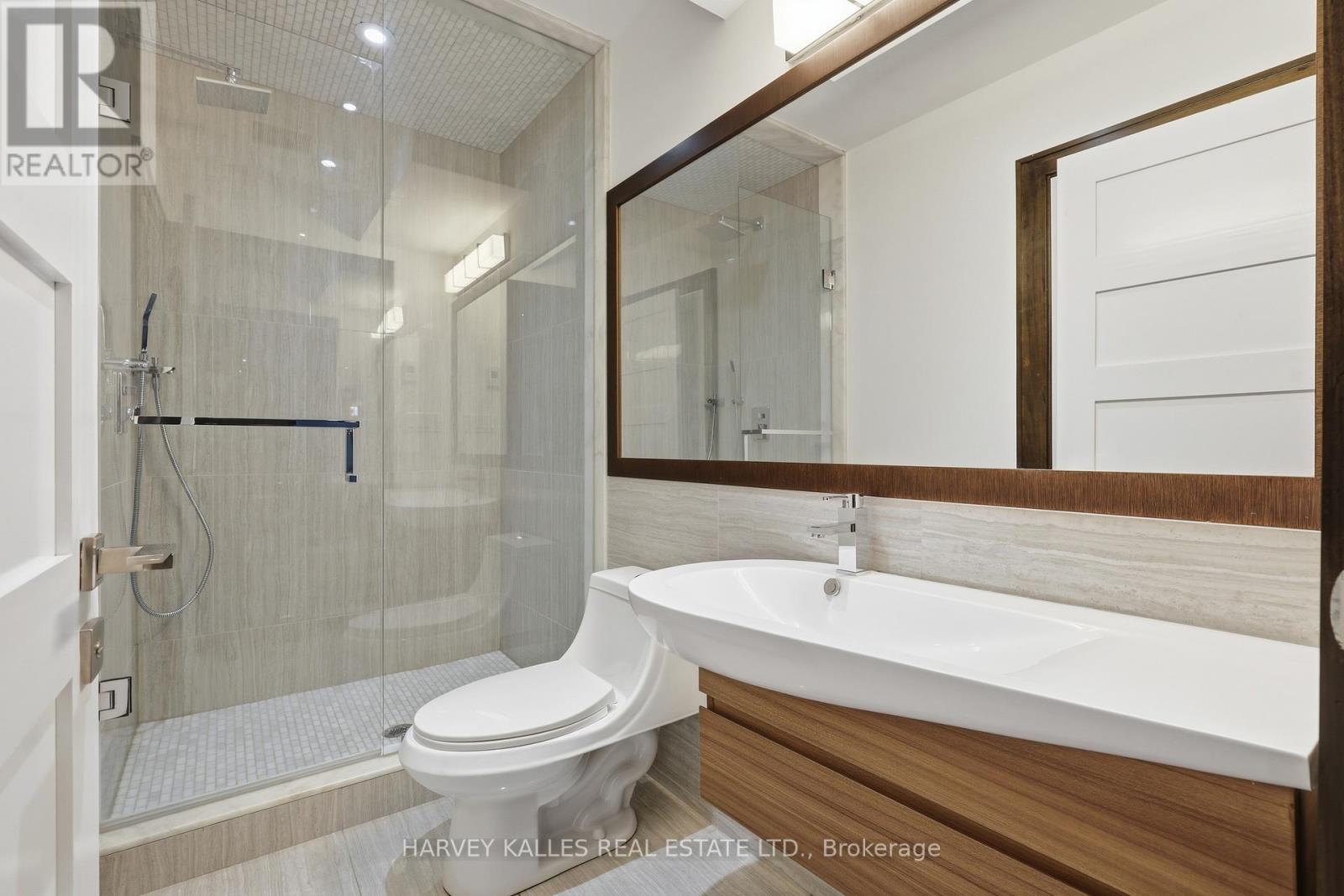 46 RAVENSCREST DRIVE