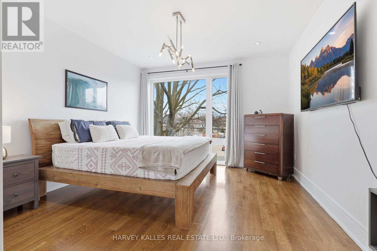 46 RAVENSCREST DRIVE