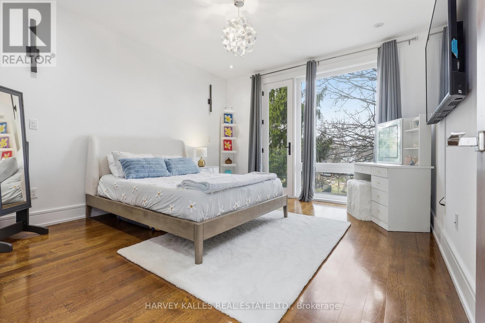 46 RAVENSCREST DRIVE