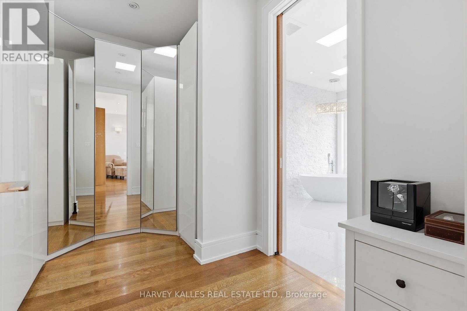 46 RAVENSCREST DRIVE