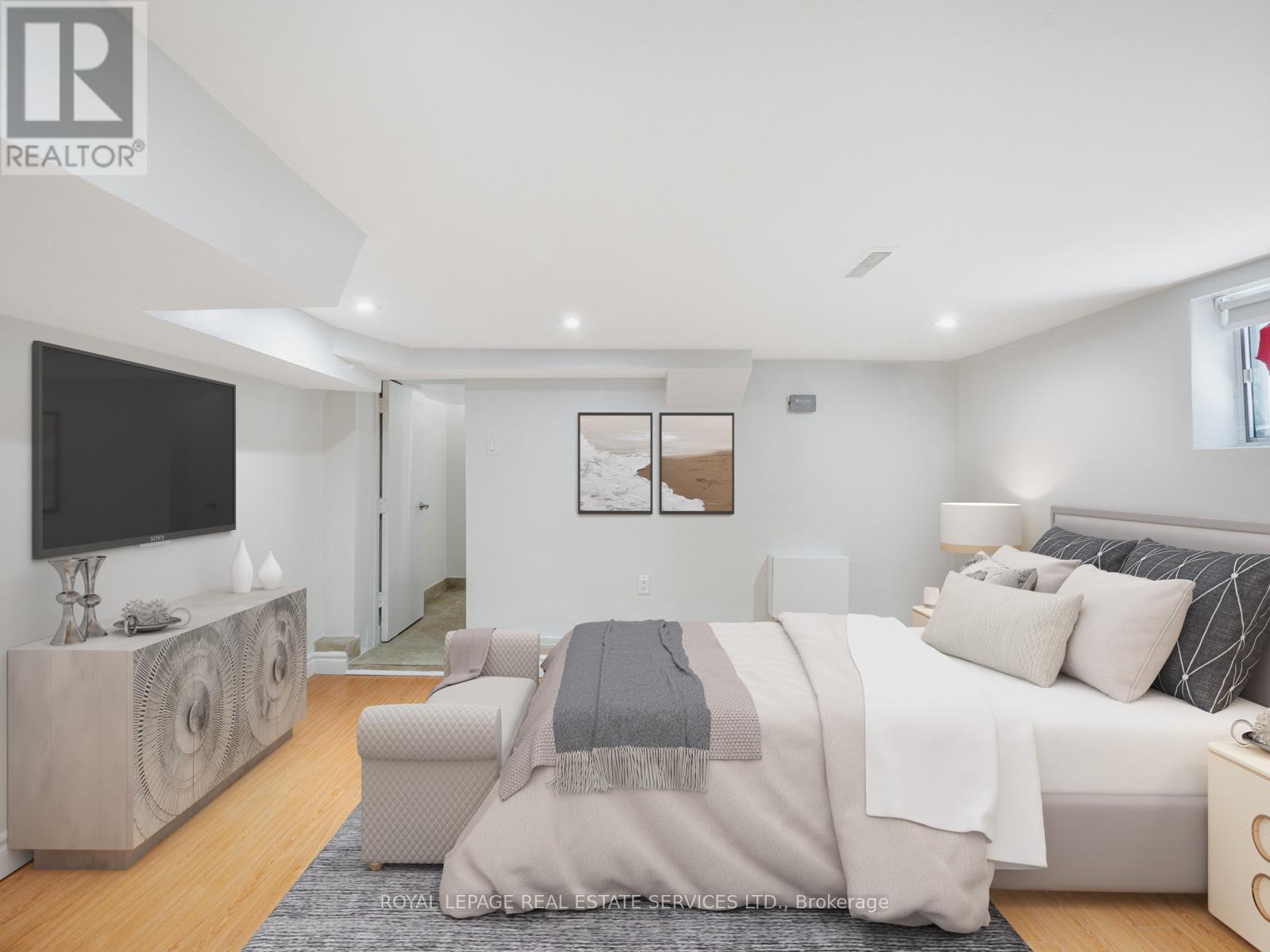 15 MELVILLE AVENUE