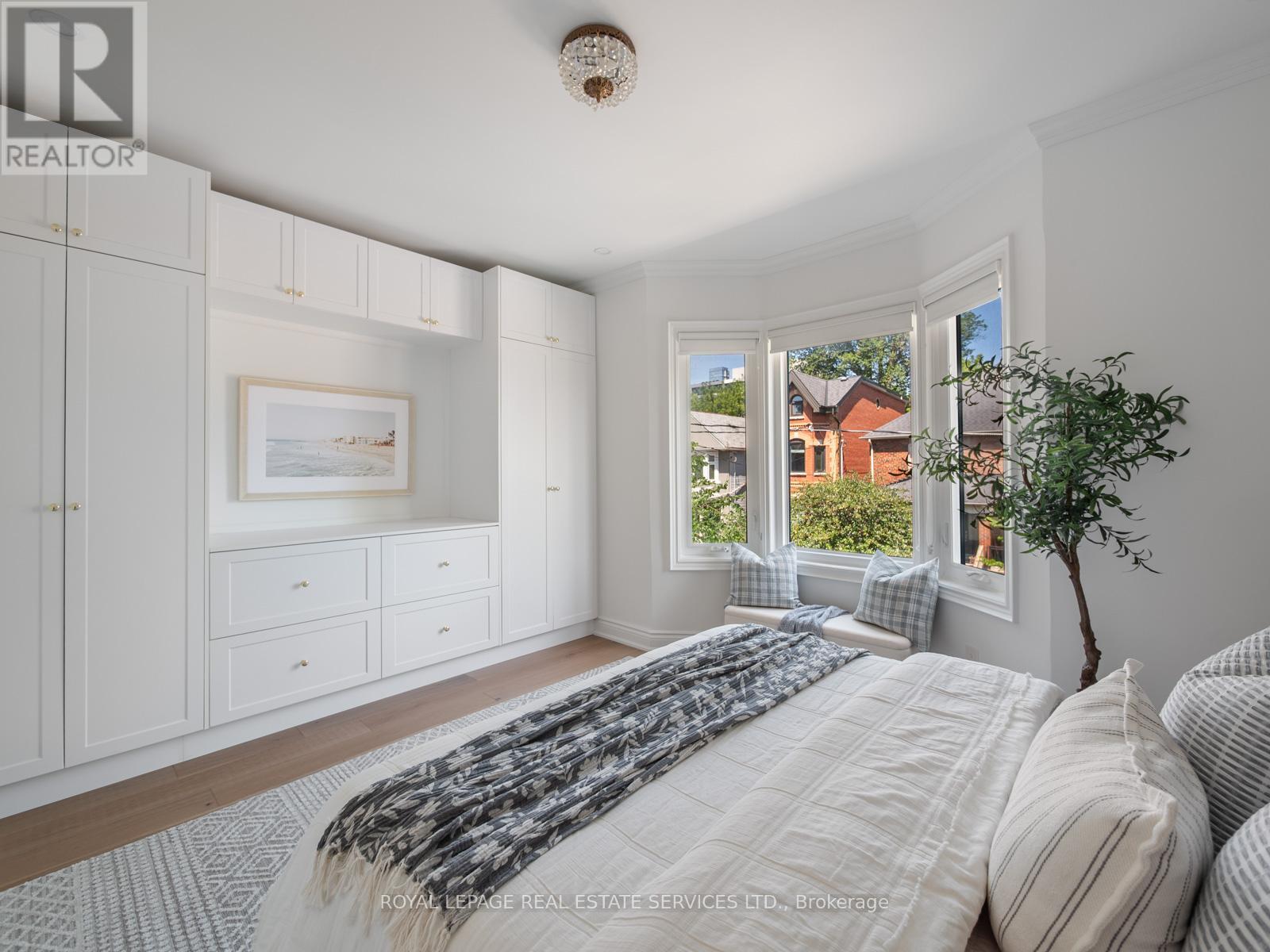 15 MELVILLE AVENUE