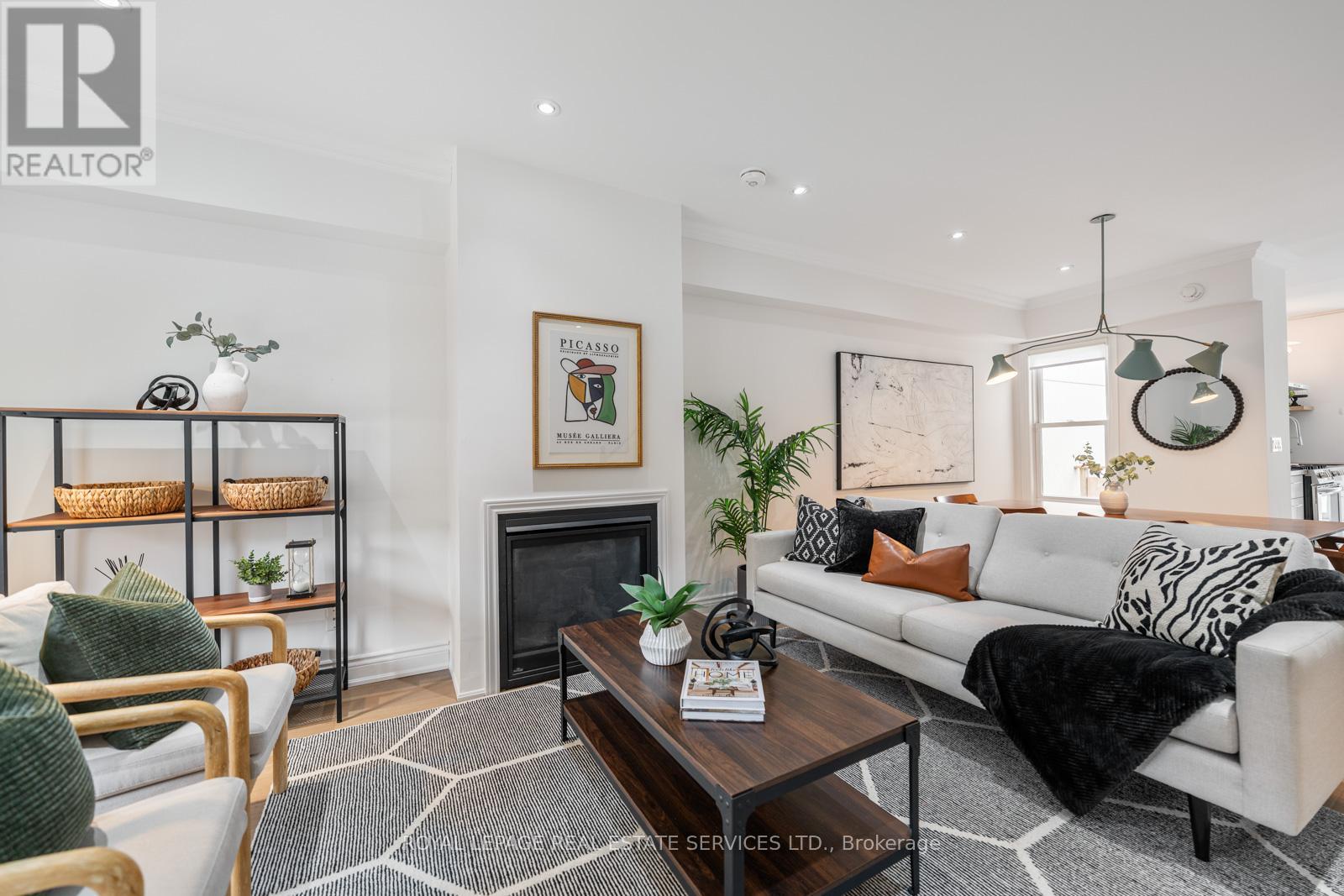 15 MELVILLE AVENUE