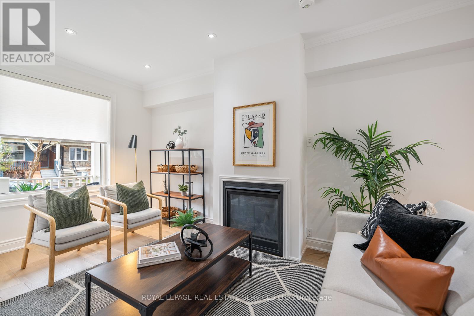 15 MELVILLE AVENUE