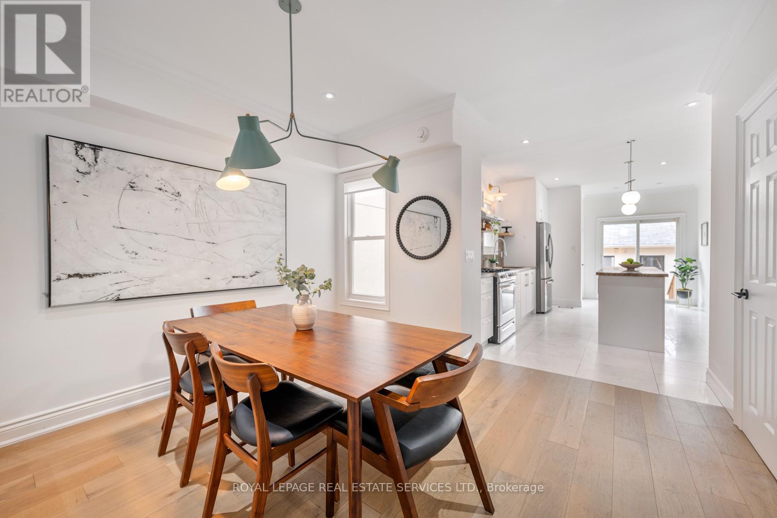 15 MELVILLE AVENUE