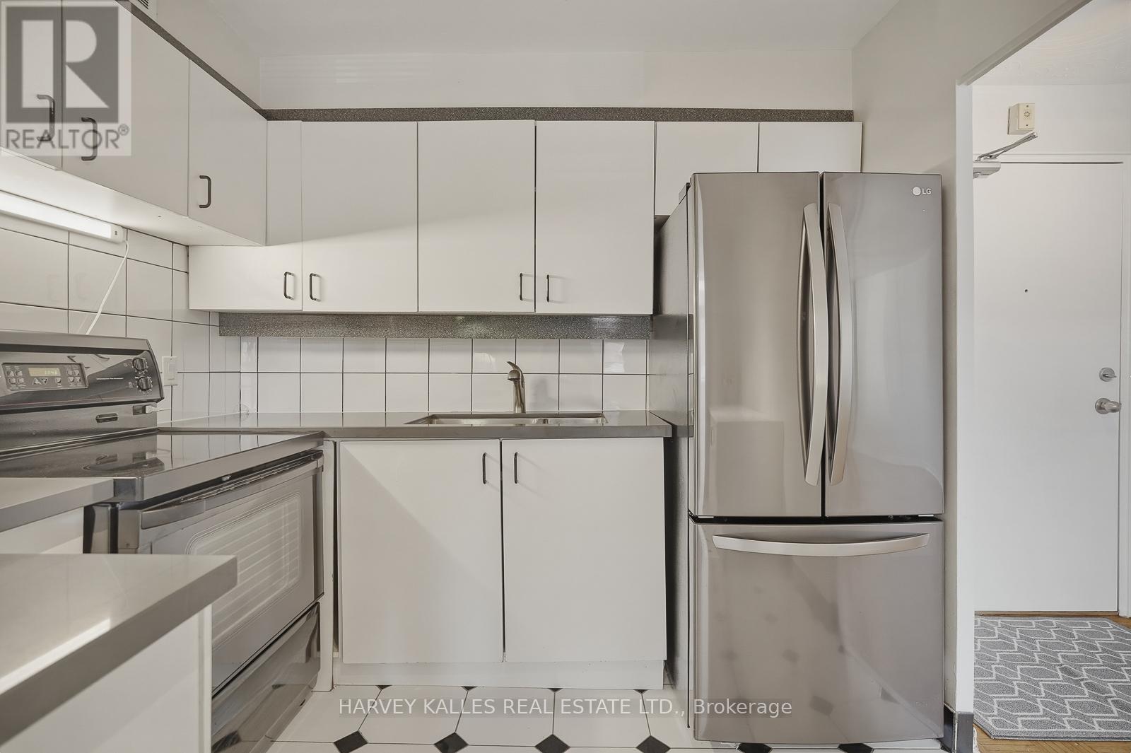 206 - 80 COE HILL DRIVE