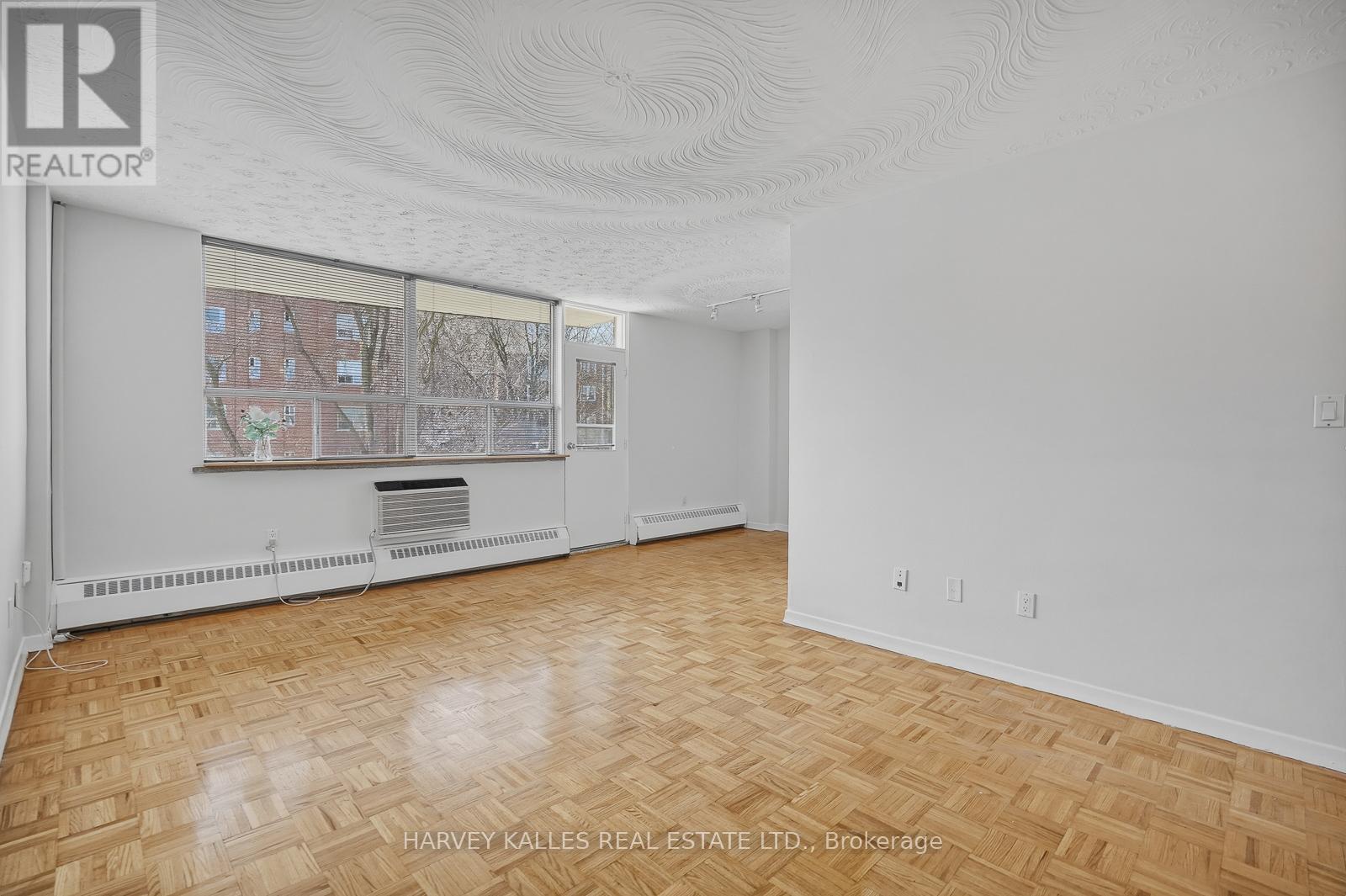 206 - 80 COE HILL DRIVE