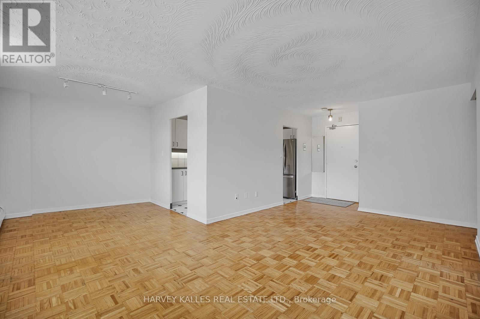 206 - 80 COE HILL DRIVE