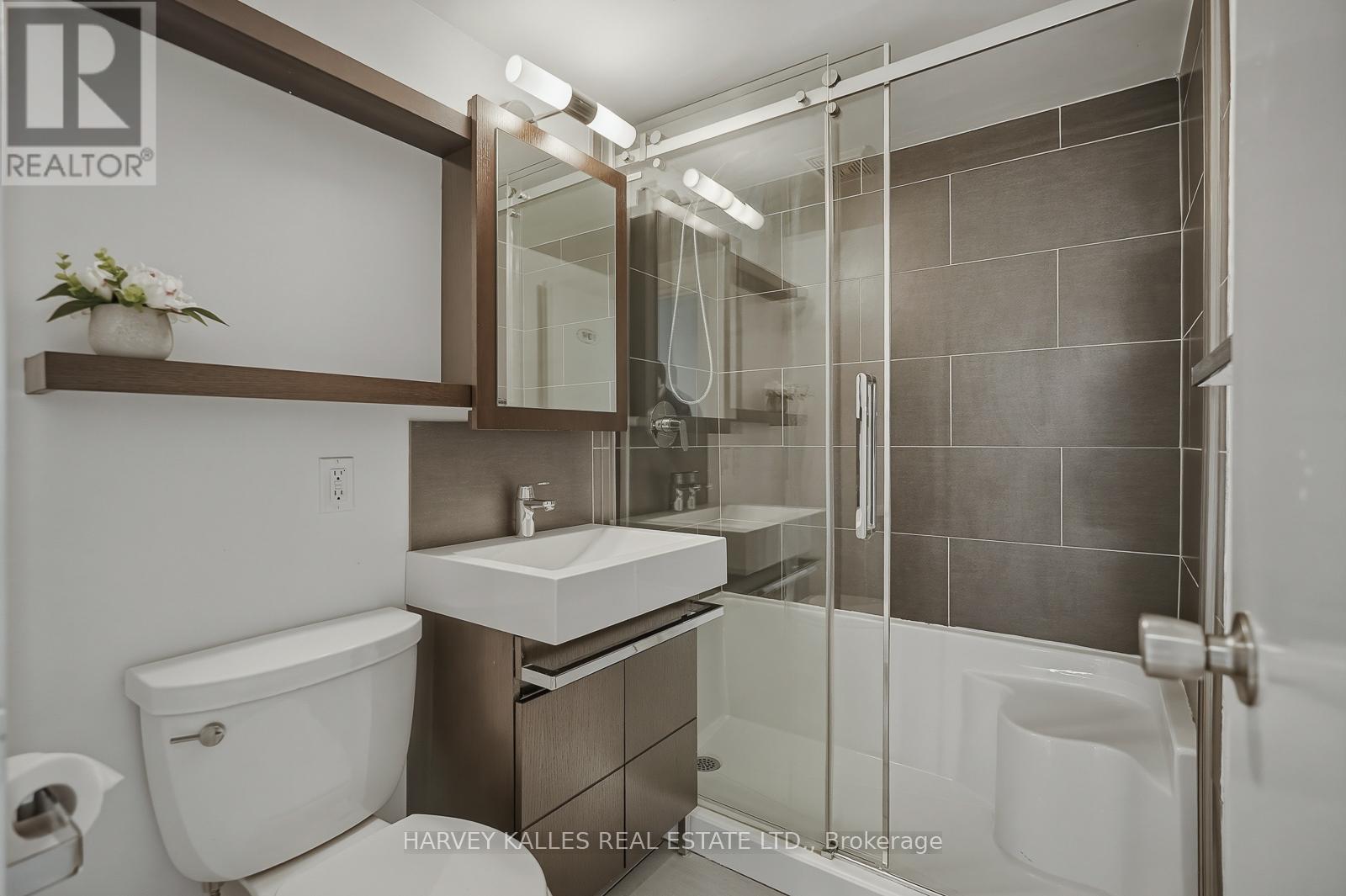 206 - 80 COE HILL DRIVE