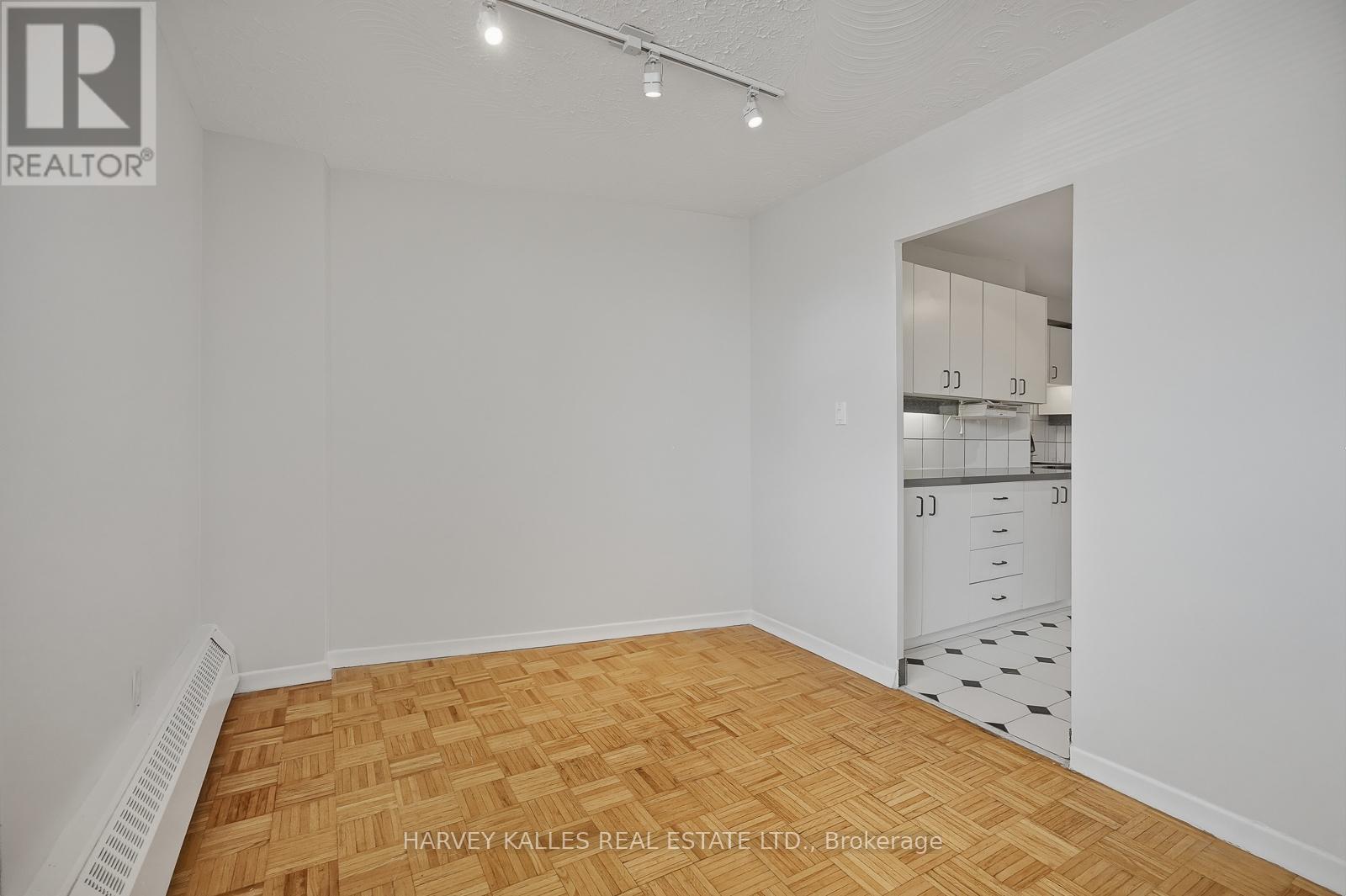 206 - 80 COE HILL DRIVE