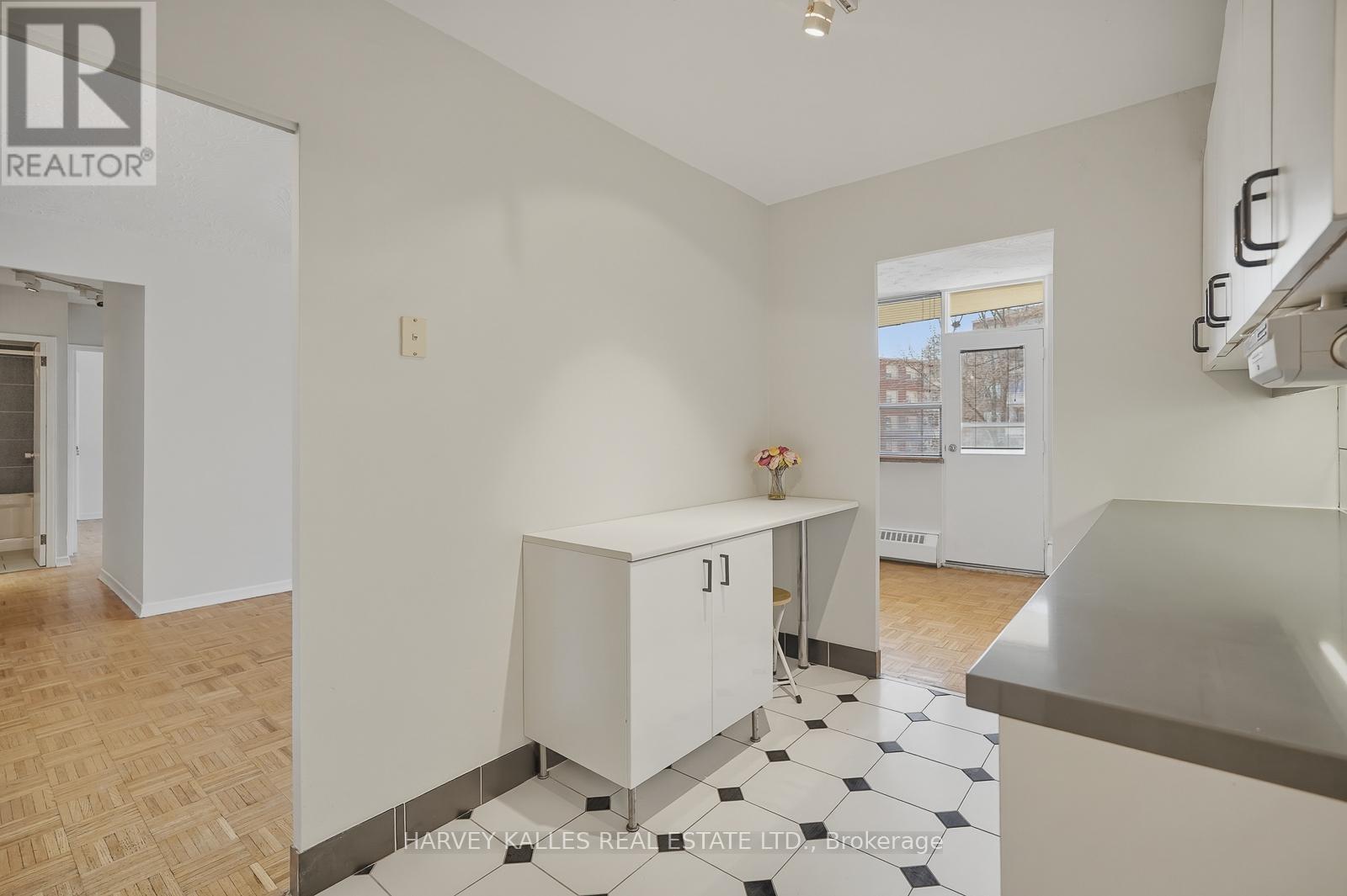 206 - 80 COE HILL DRIVE