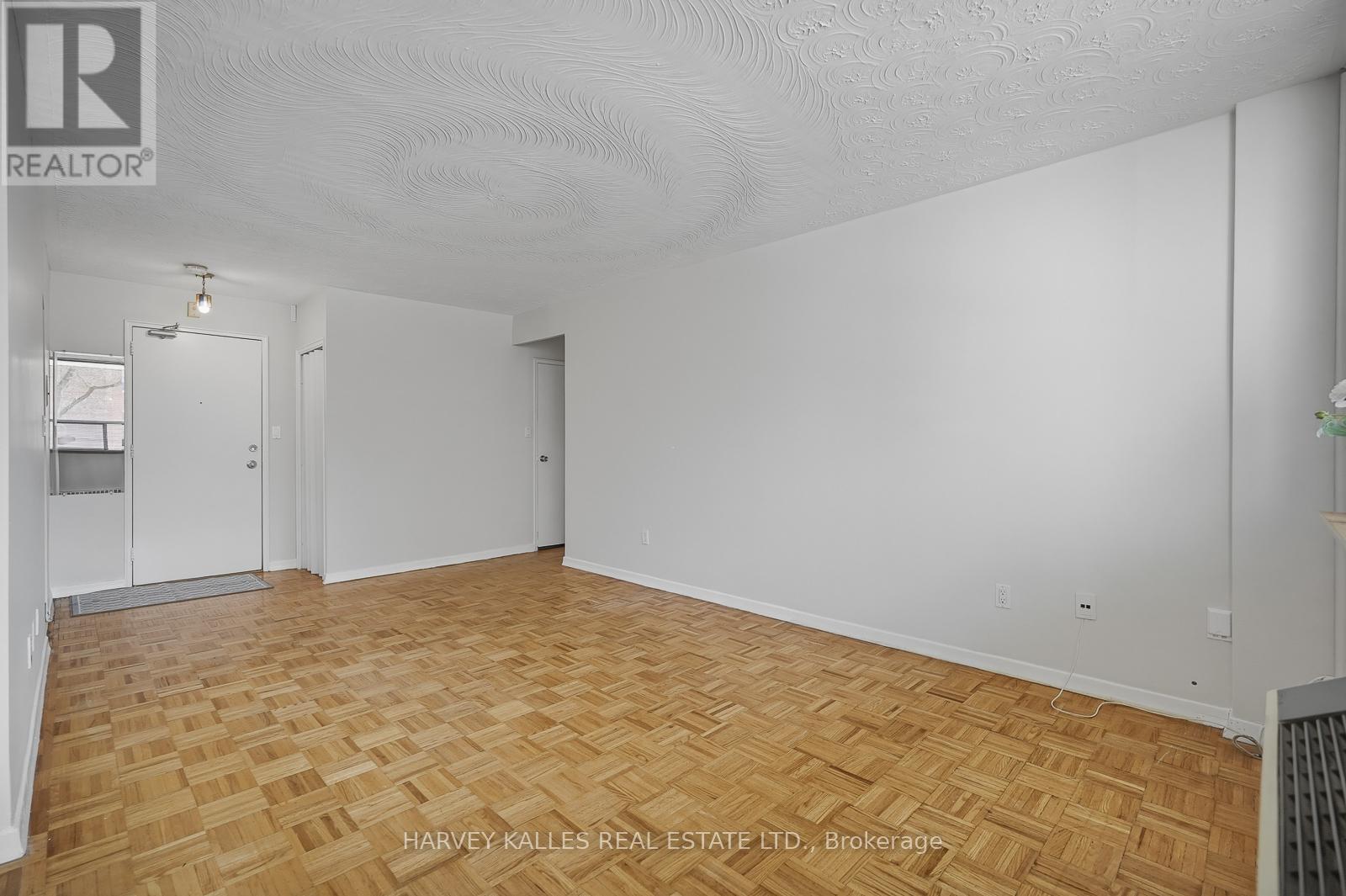 206 - 80 COE HILL DRIVE
