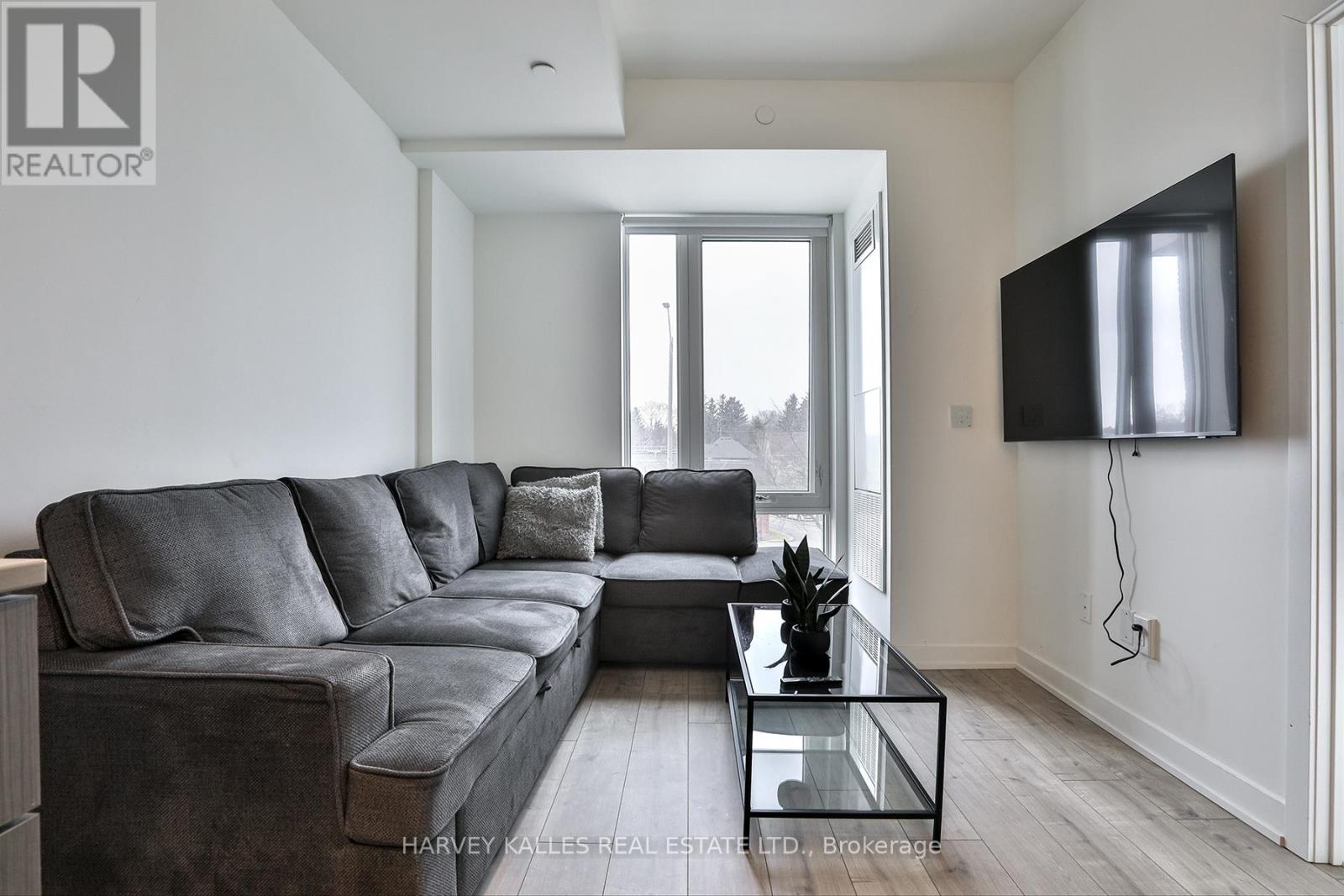 206 - 215 LAKESHORE ROAD W