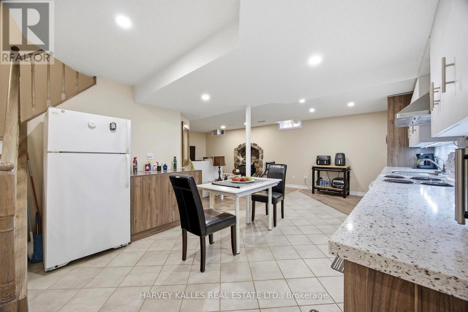 682 WILLOWBANK TRAIL