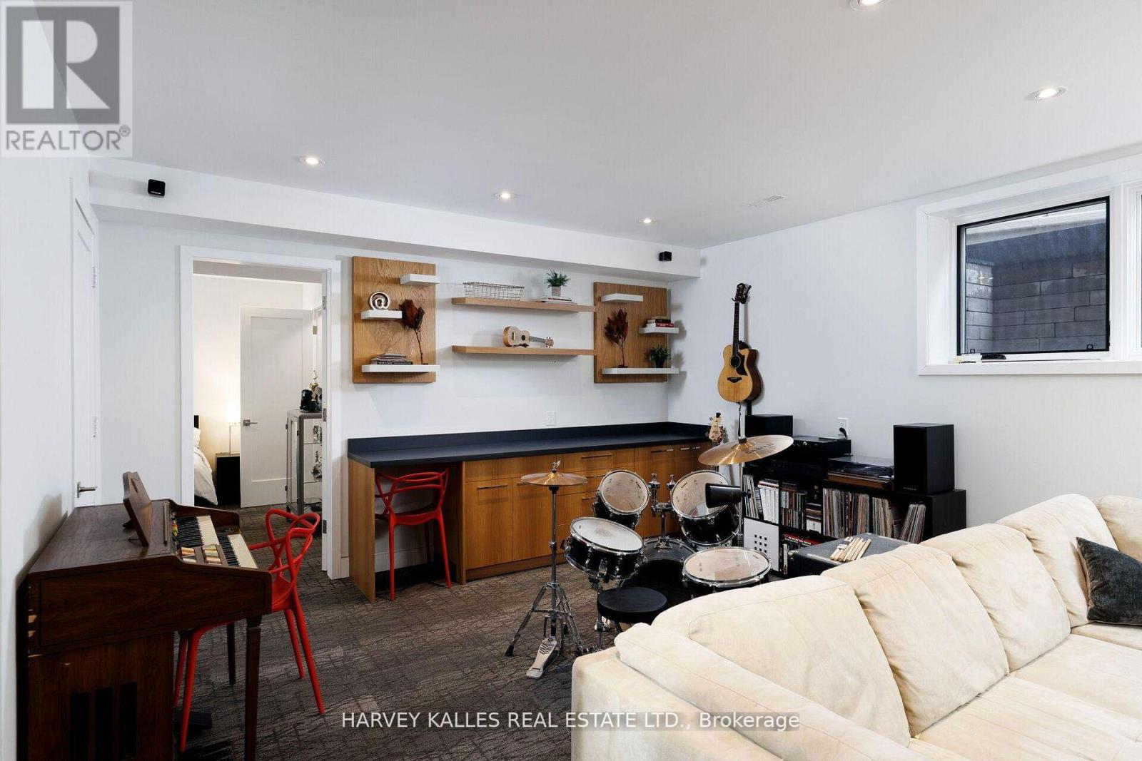 43 BALLACAINE DRIVE