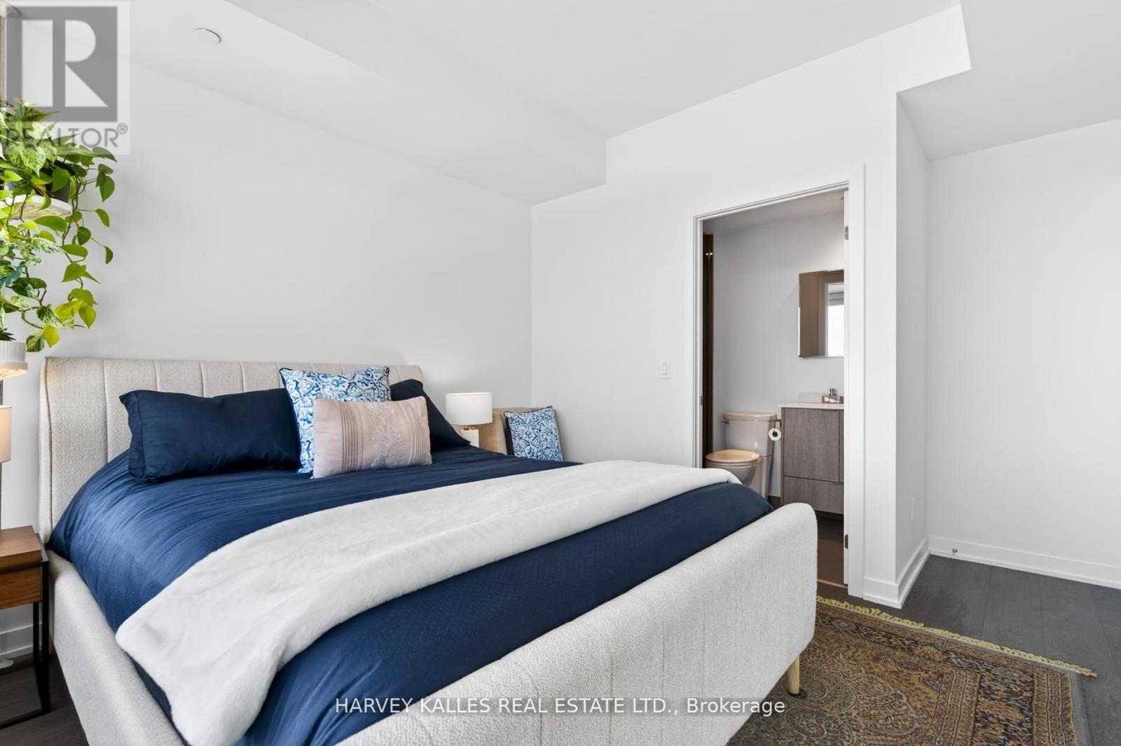 2201 - 1926 LAKE SHORE BOULEVARD W