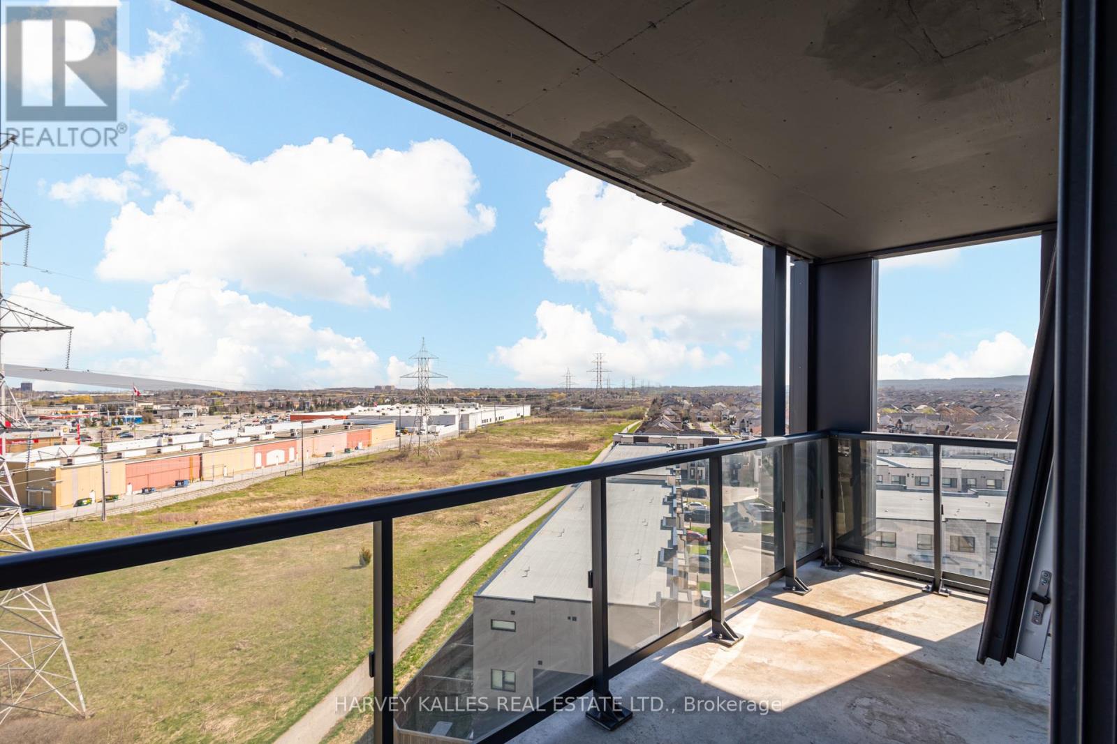 B814 - 3200 DAKOTA COMMON