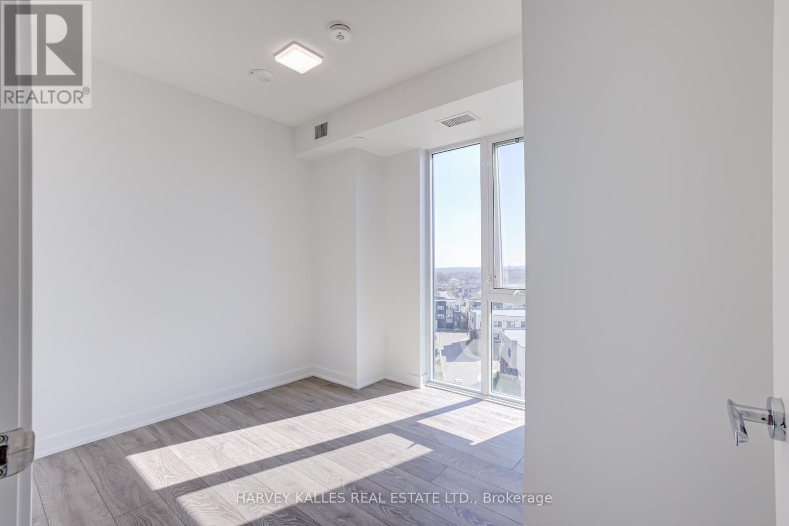 B814 - 3200 DAKOTA COMMON