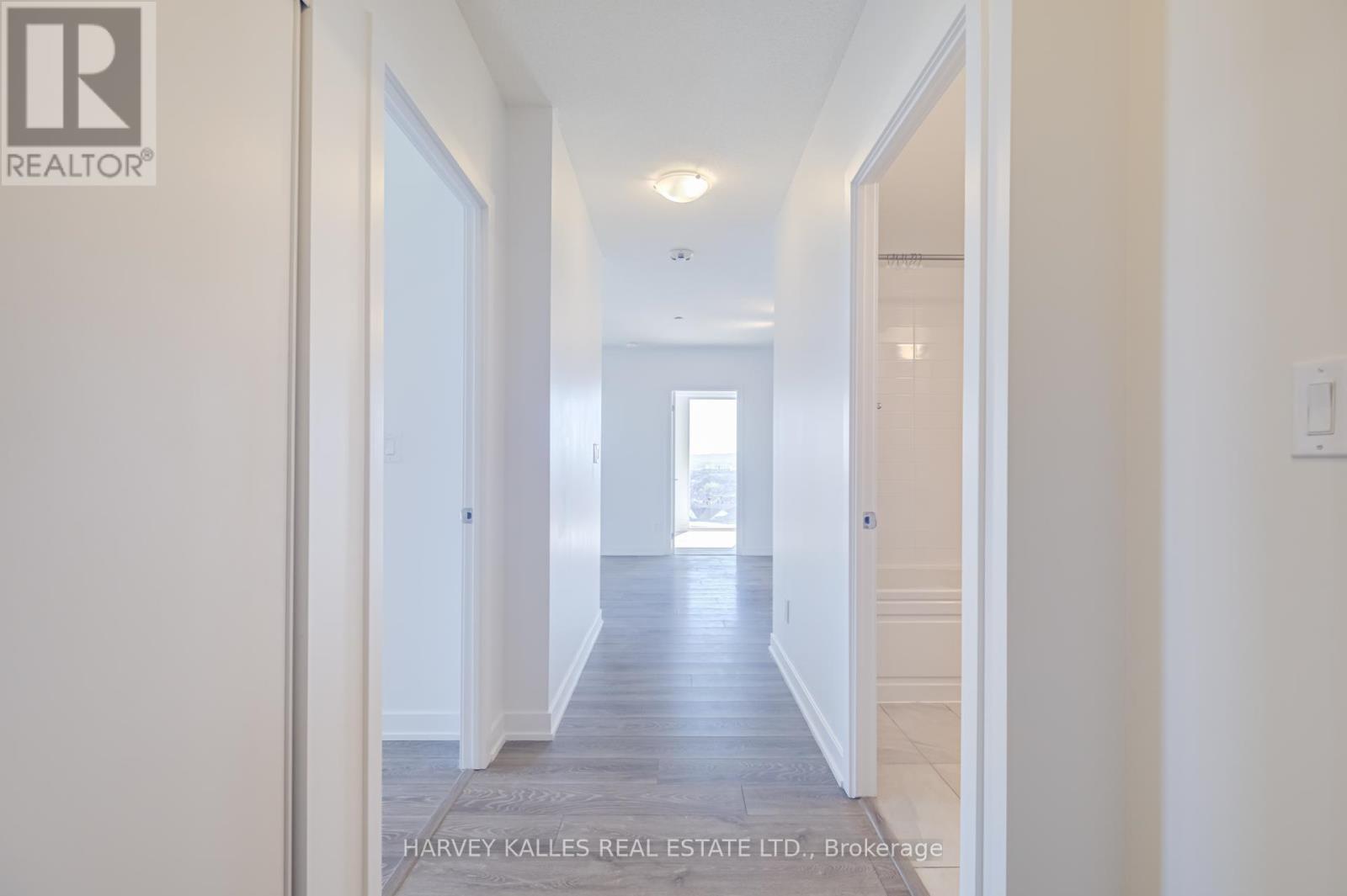 B814 - 3200 DAKOTA COMMON