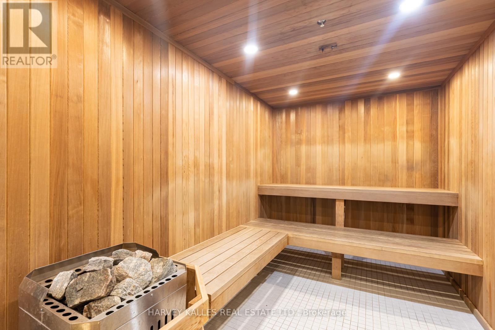 B814 - 3200 DAKOTA COMMON