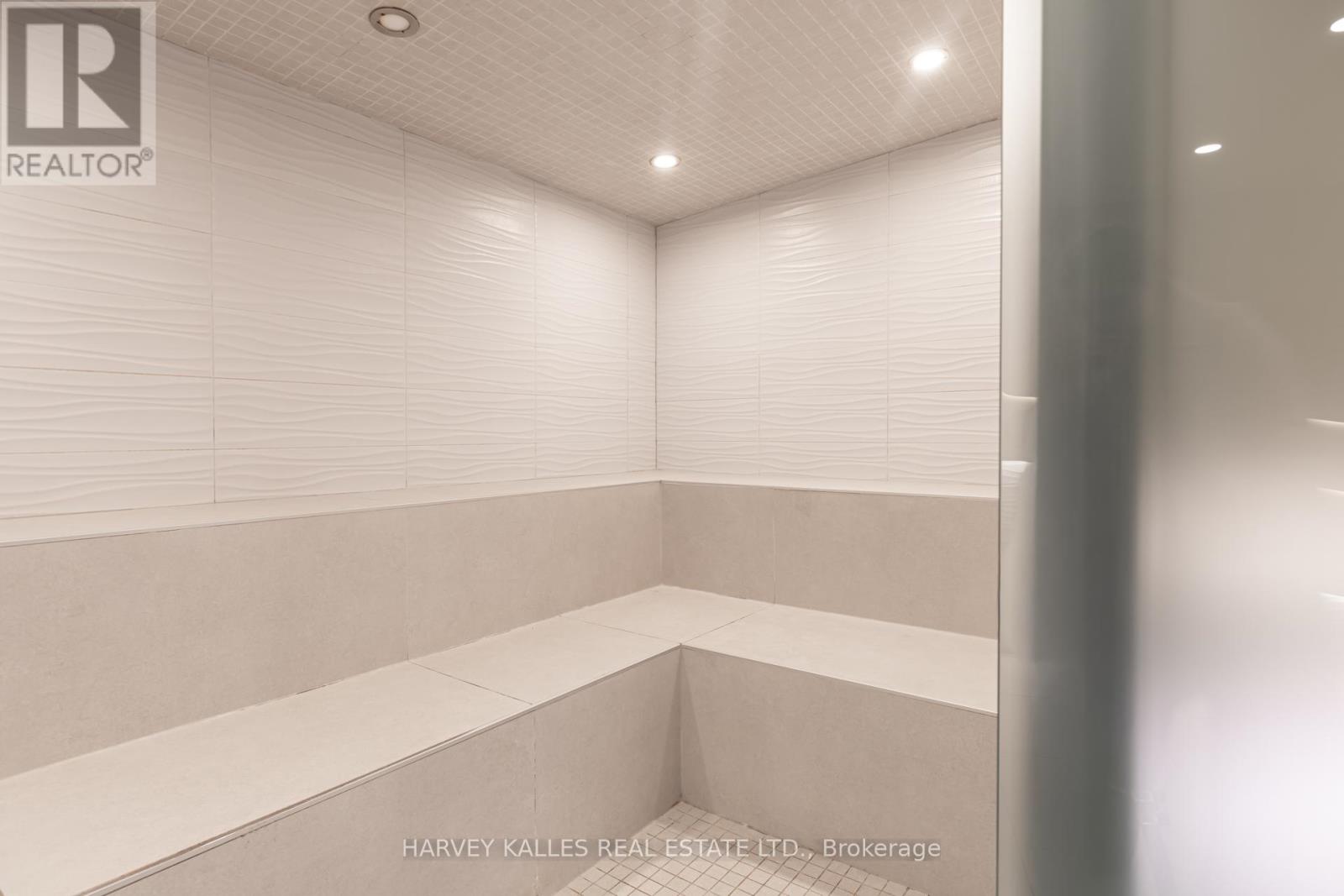 B814 - 3200 DAKOTA COMMON