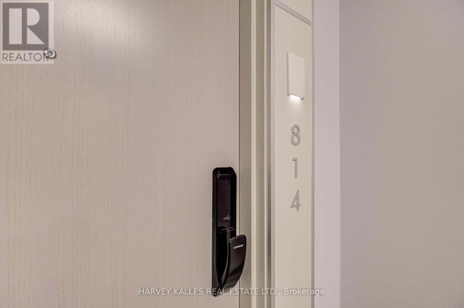 B814 - 3200 DAKOTA COMMON