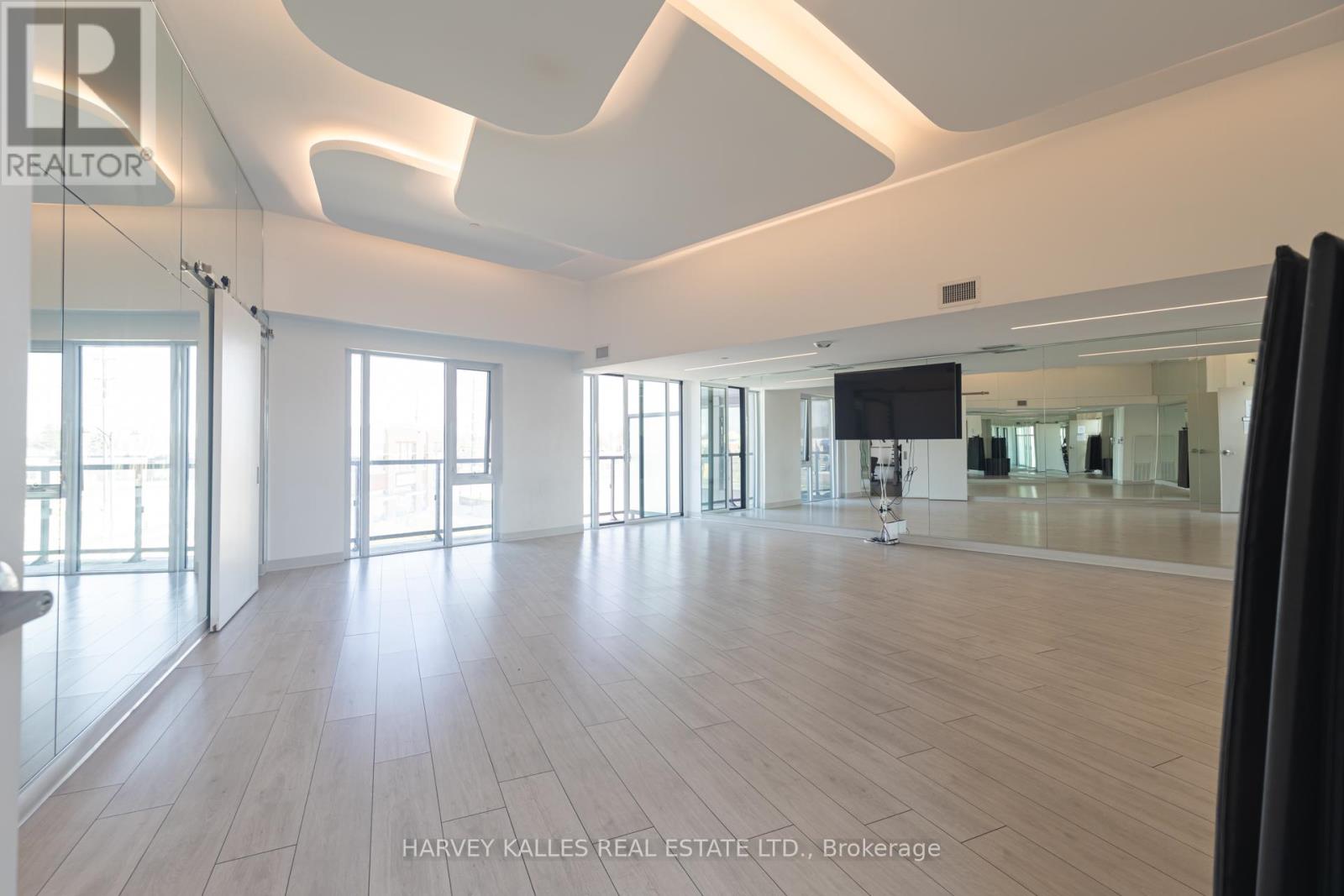 B814 - 3200 DAKOTA COMMON