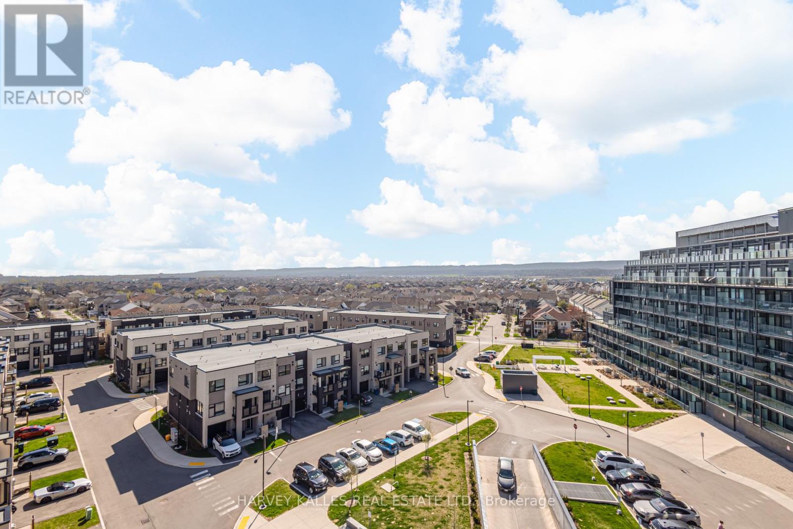 B814 - 3200 DAKOTA COMMON