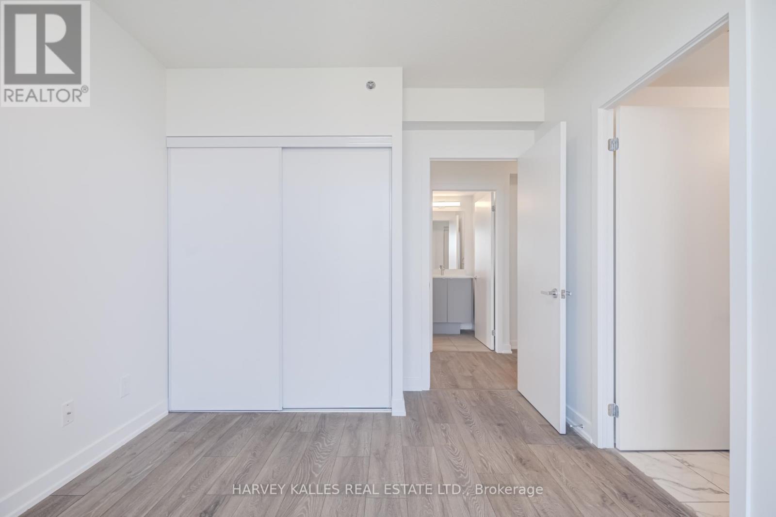 B814 - 3200 DAKOTA COMMON